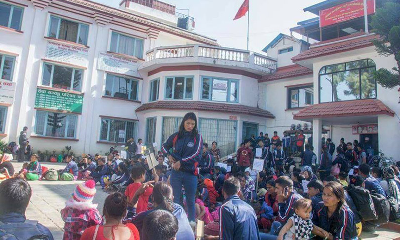 Police disperse former PLAs protesting outside Maoist HQ