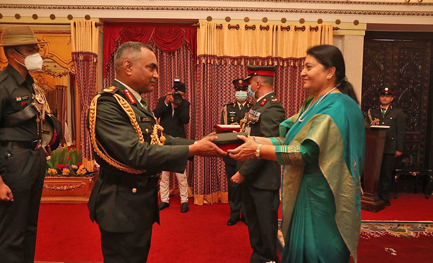 Nepal’s President Bidya Devi Bhandari confers the rank of the honorary general of the Nepal Army on Indian Army Chief General Manoj Pande, in Kathmandu on Monday, September 5, 2022. Photo: https://twitter.com/NaSpokesperson
