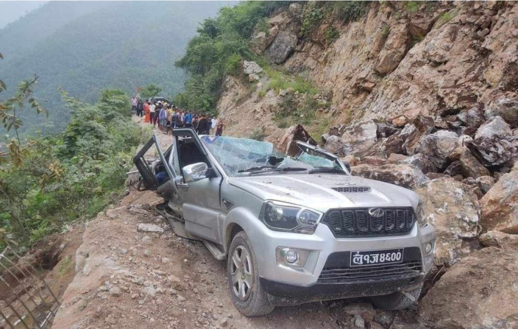 dry landslide-at-Palpa-accident