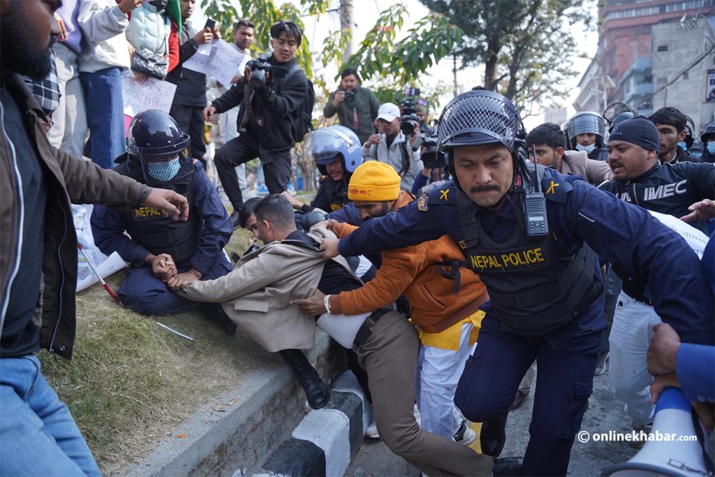 Youth demonstrators detained during Maitighar protest (Photos)