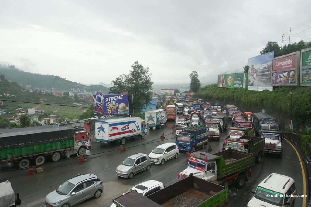 Kathmandu border crossings reopen; Nagdhunga sees traffic congestion (Photos)