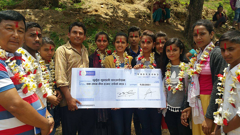 Sunwal kids hand over Rs 1.2 lakh to Dhurmus-Suntali Foundation for development of child-friendly, eco-friendly Giranchaur village
