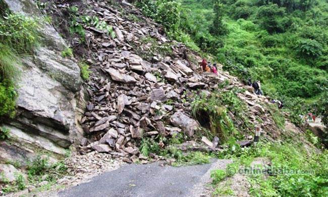 Landslides shut Kerung trade route along Nepal-China border