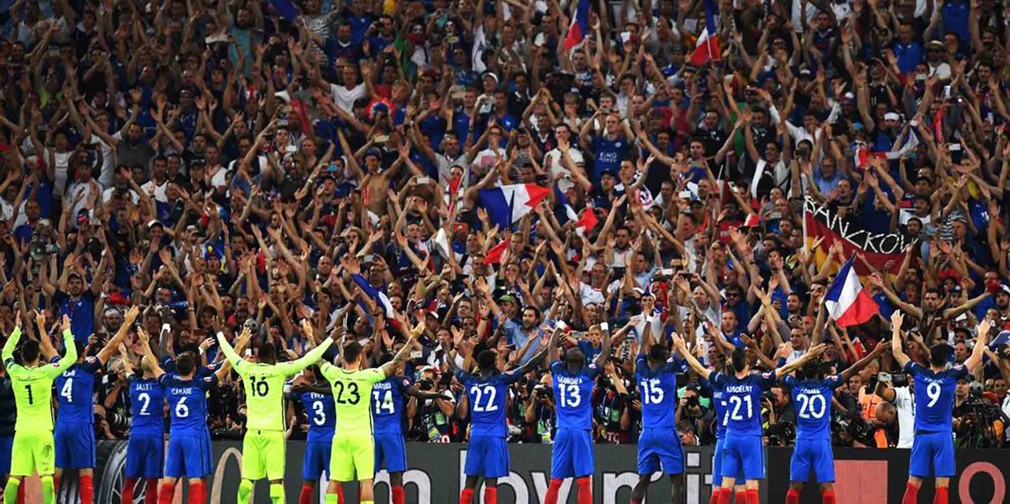 France players acknowledge the fans after beating Germany 2-0 in the Euro 2016 semi-final football match between Germany and France at the Stade Velodrome in Marseille on July 7, 2016. France will face Portugal in the finals on July 10, 2016. / AFP / PATRIK STOLLARZ (Photo credit should read PATRIK STOLLARZ/AFP/Getty Images)