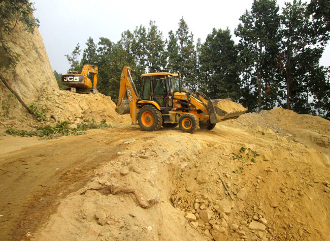 Locals build two-kilometre road using their own money