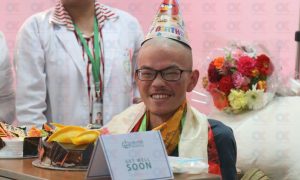Taiwanese youth rescued from Nepal snow celebrates birthday at hospital