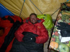 2015 Nepal quake survivor US medic dies on Everest