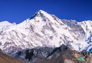Nepali climber dies after falling into a crevasse on Mount Cho Oyu