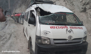 Muglin-Narayangadh highway: Driver dies after being hit by boulder