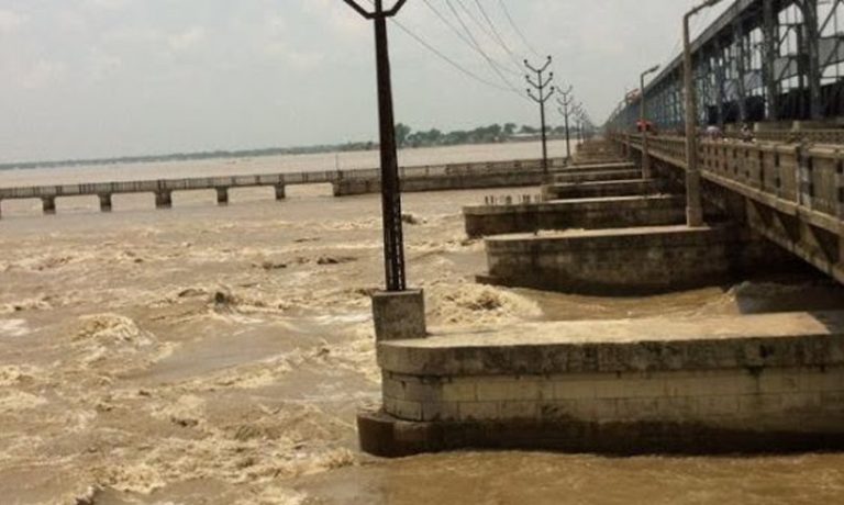 Koshi water level rises to an alarming level as all 56 gates of the ...