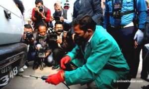 Ministers on the streets to conduct vehicle emission test