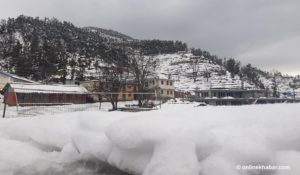 Snowfall affects life in farwestern hills