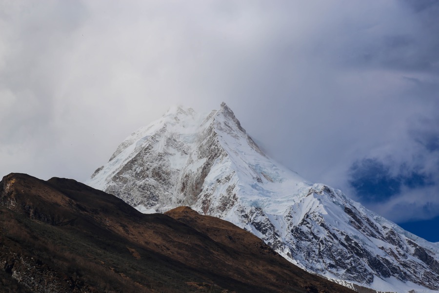 Massive avalanche in Manaslu Peak, people nearby Budhigandaki urged to remain vigilant