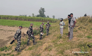 Kanchanpur locals chase away Indian security personnel entering Nepal