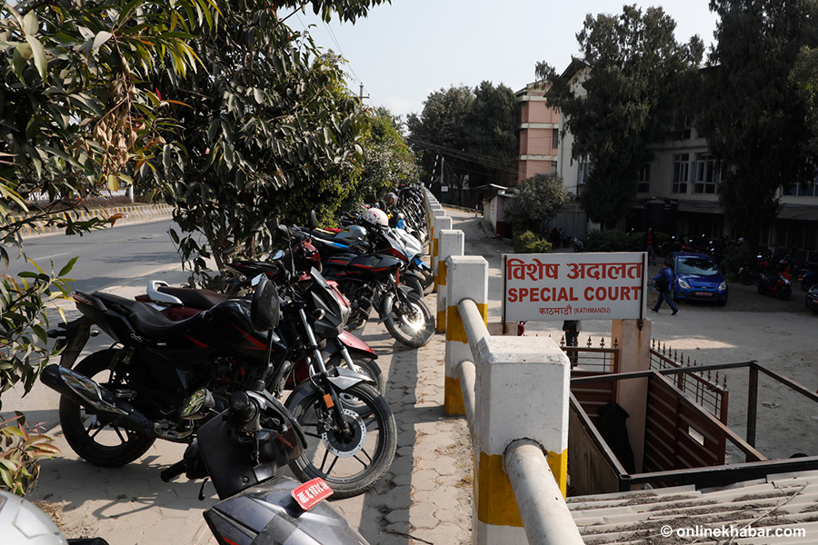 no pedestrian pavement no parking space