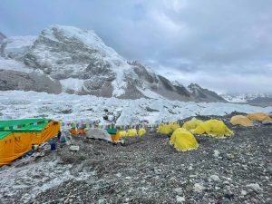 3 climbers missing in Everest region