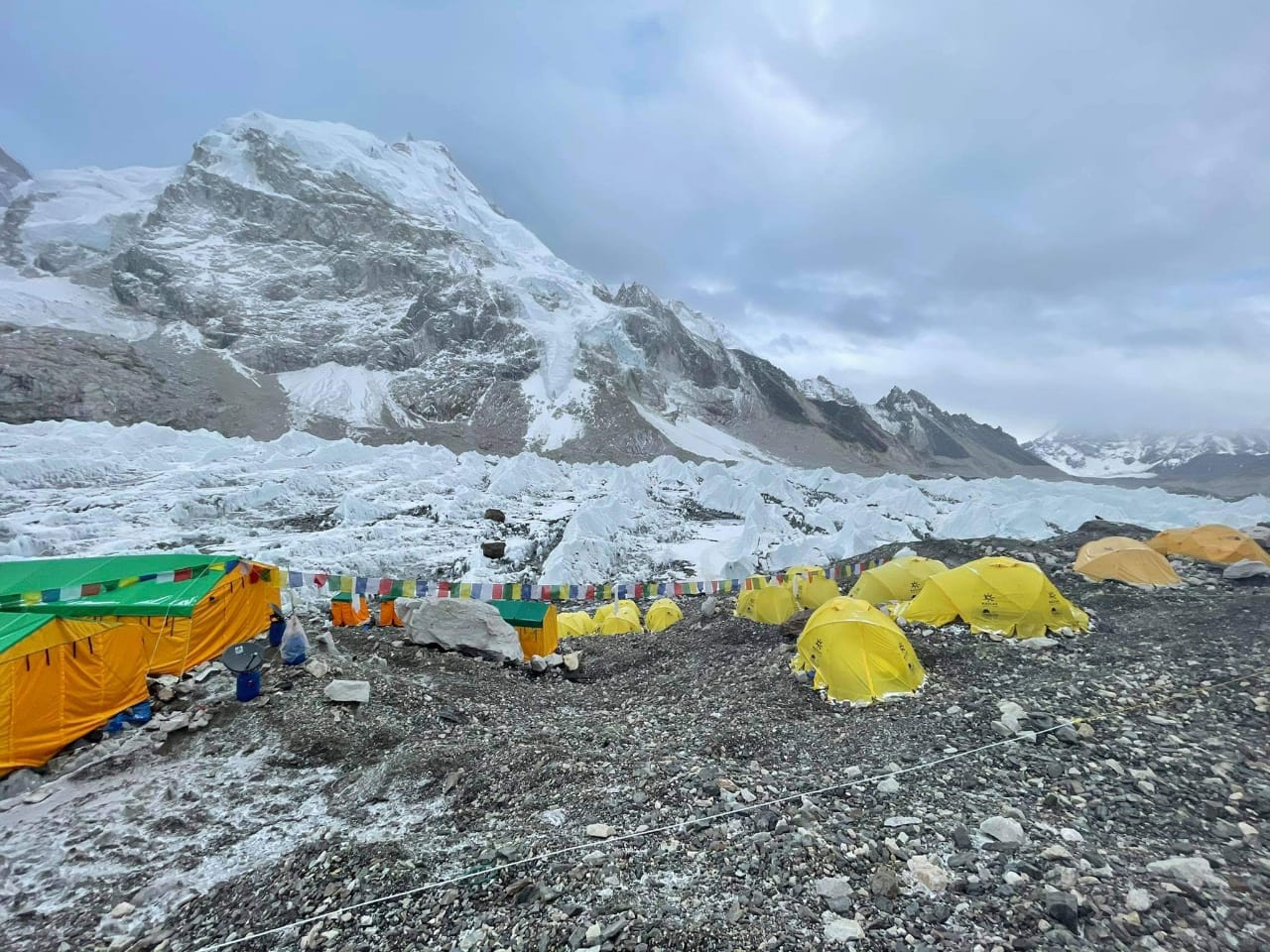 File: Everest base camp climbing permit everest region