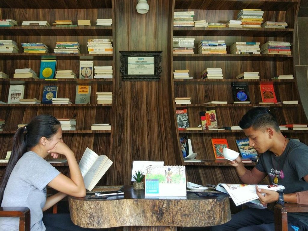 cafes in kathmandu with books