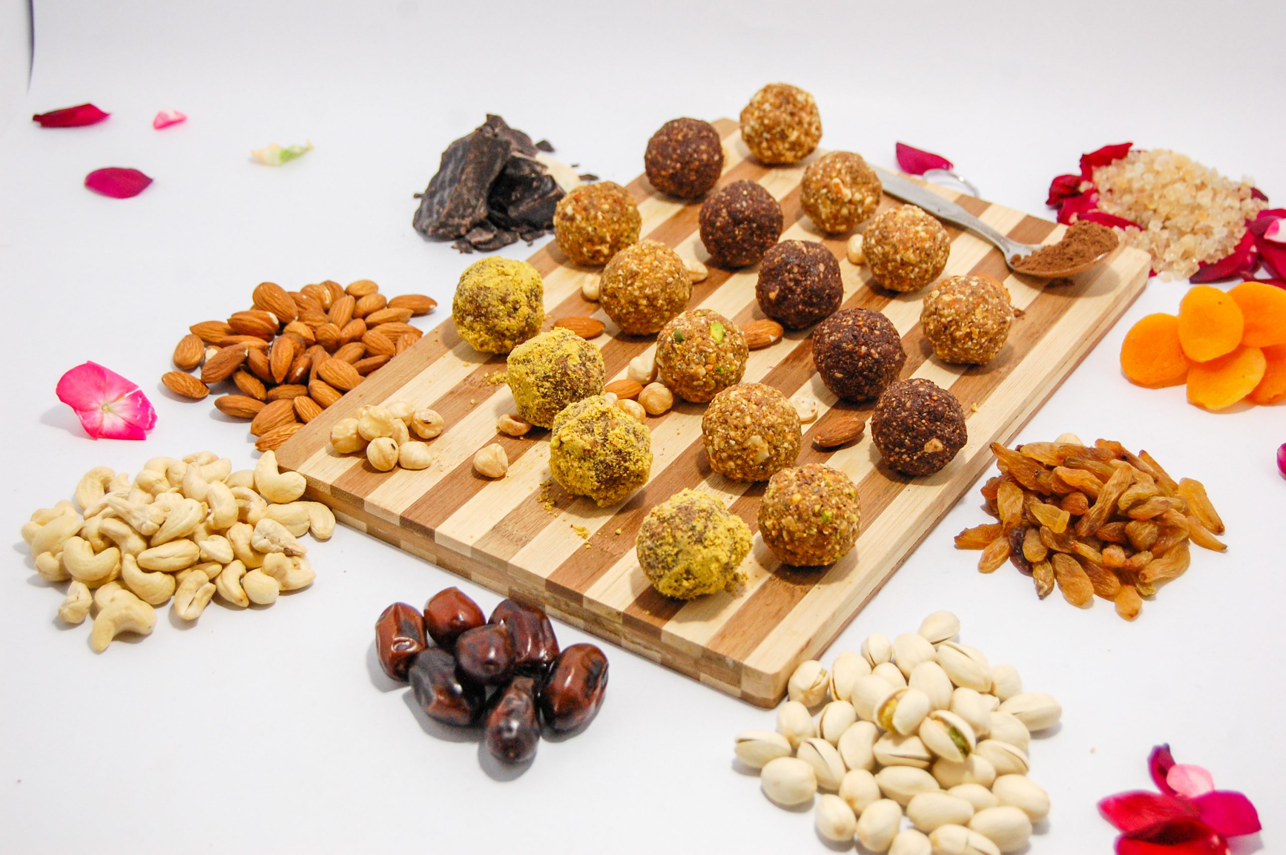 Bliss balls and ingredients. Ohoto: Bliss Balls