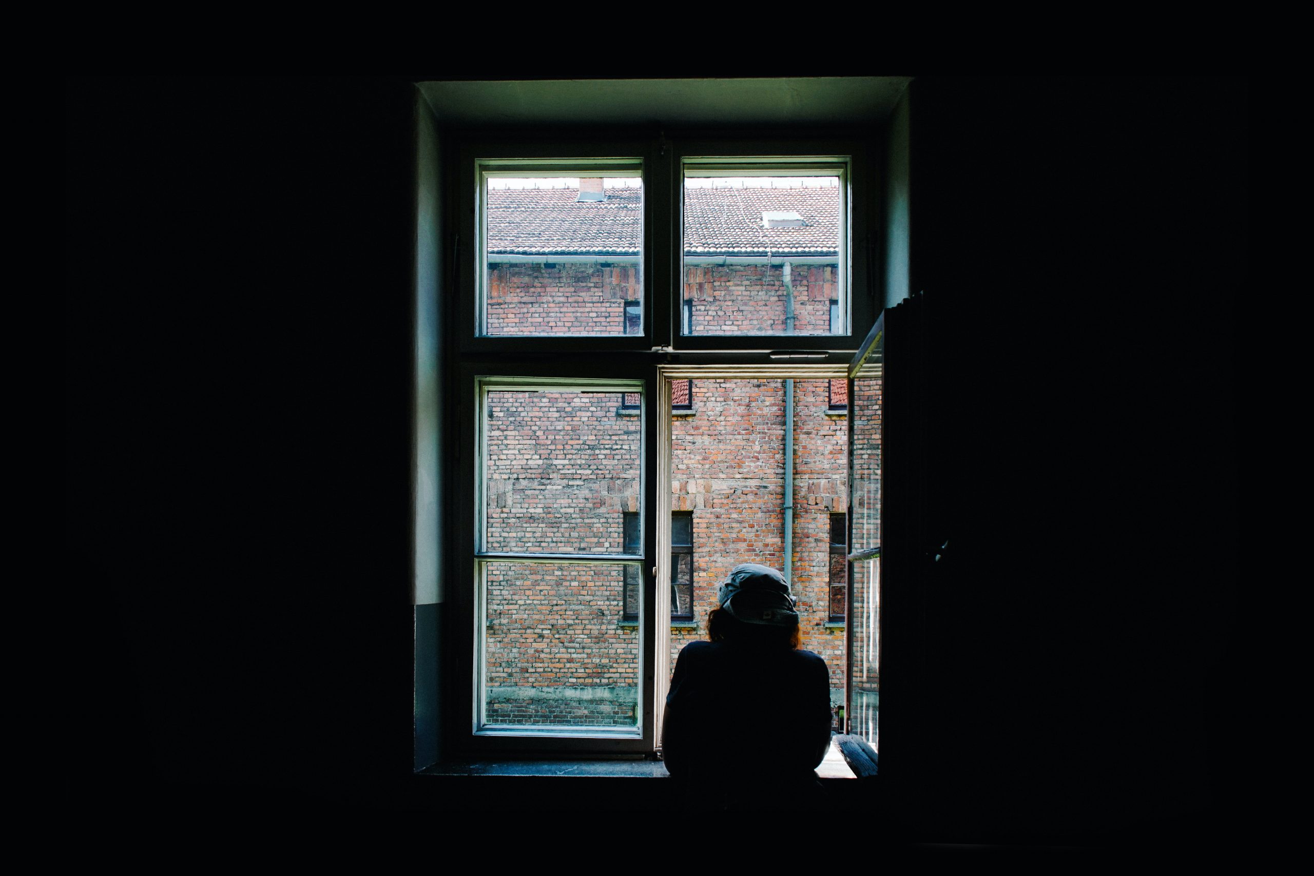 A looks on as she waits for her child to return. Photo: Unsplash