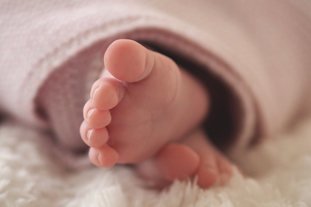 feet of baby- infanticide