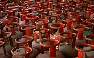 Traders reduce cooking gas supply in the market to press NOC to address their demands