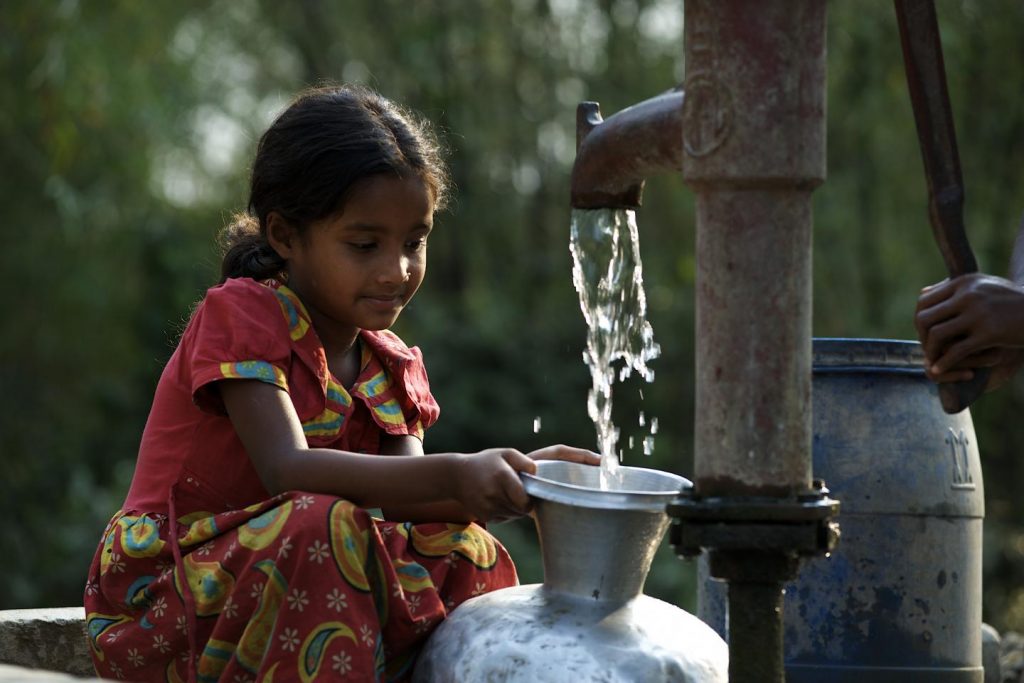 water supply in dhaka slums UNICEF clean water
