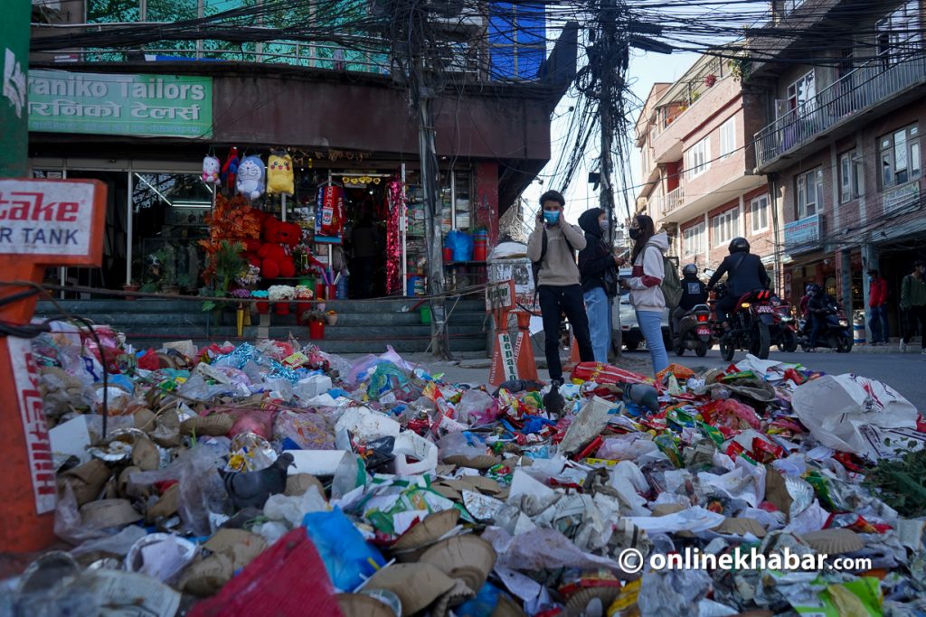 File: Heaps of waste on a street of Kathmandu