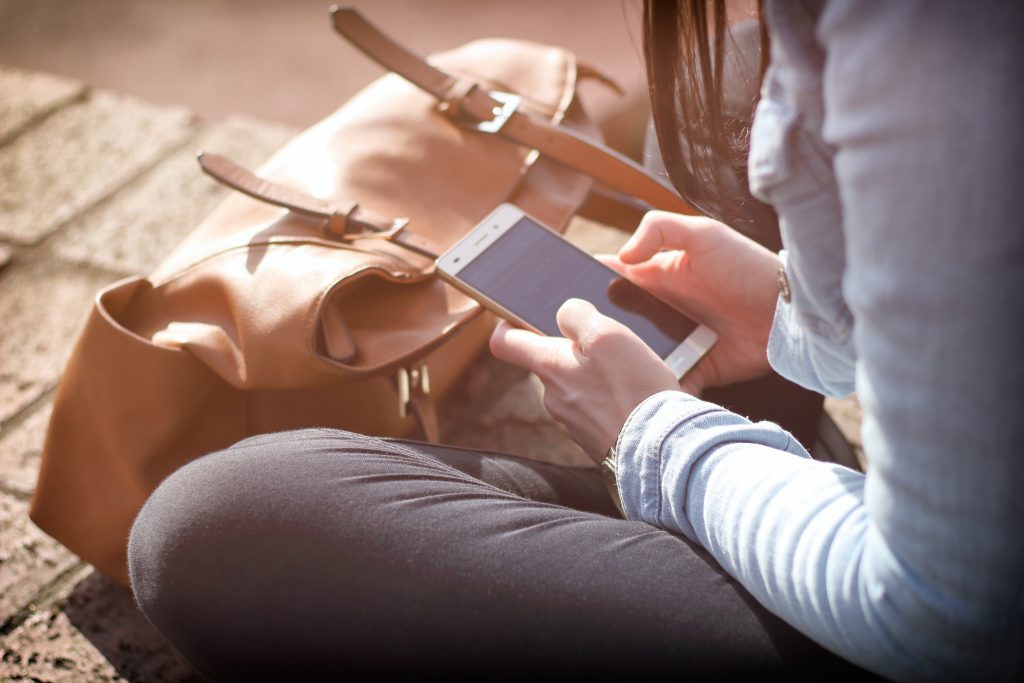 Mobile banking.  Photo: pexels.com