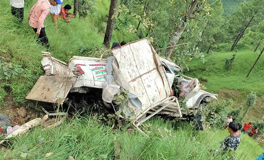 An SUV fell off the road, killing five persons on the spot, in Shailyashikhar, Darchula, on Wednesday, August 17, 2022.