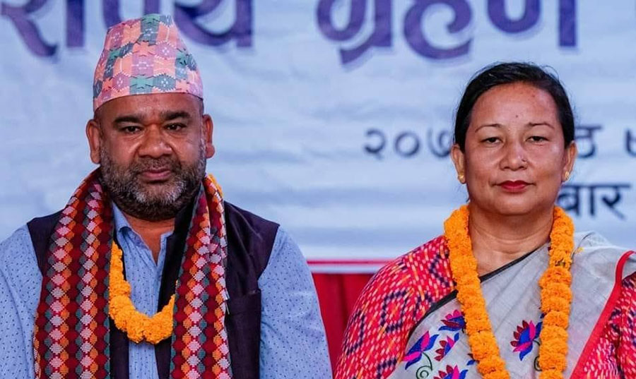 R-L: Mina Lama and Rajesh Baniya, mayor and deputy mayor of Hetaunda