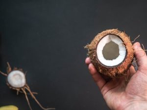 TikTok user claims mixture of coconut oil and vitamin E capsule cures melasma. But, it’s false