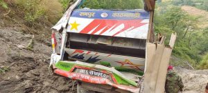 5 dead, 29 injured in bus accident in Nawalpur