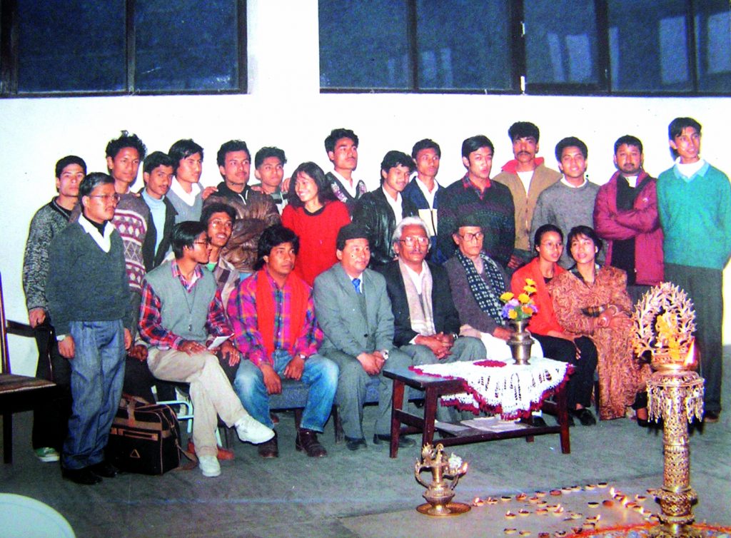 A group picture with senior artists in 1994. Photo credit: Binod Pradhan