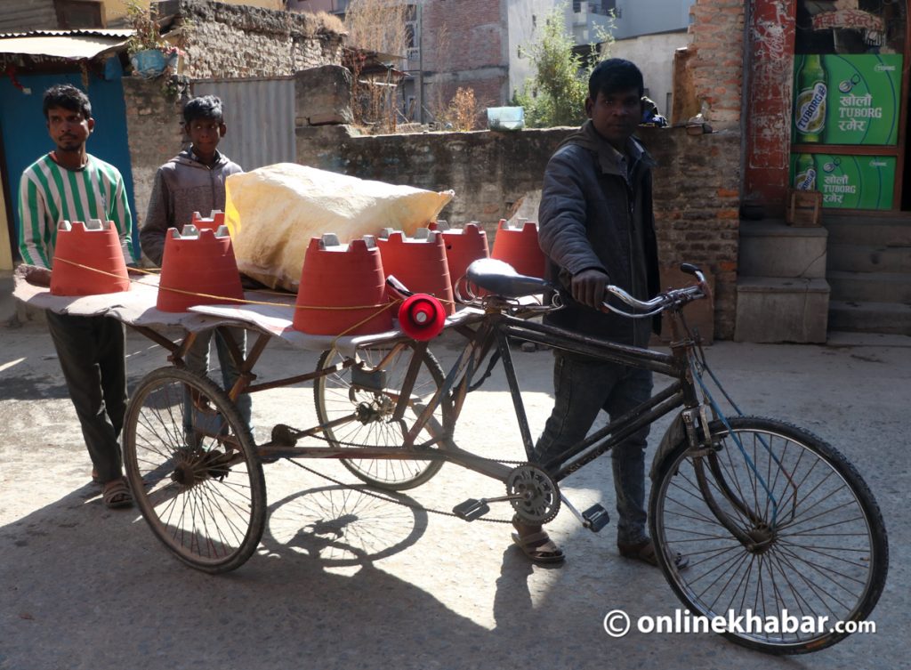 Rangeshwar Koiri of Sitamadhi selling earthen vases.  Photo: Aryan Dhimal