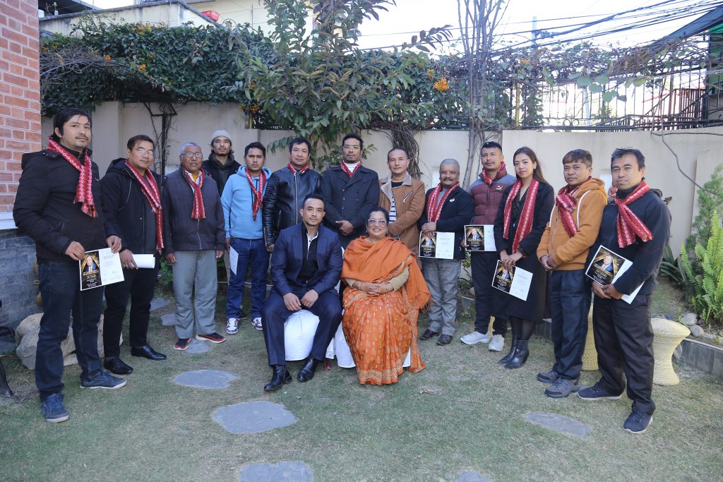 A group photo of participating artists and organiser of Purna Man Shakya Memorial Art Award. Photo credit: Bodhisattva Gallery 