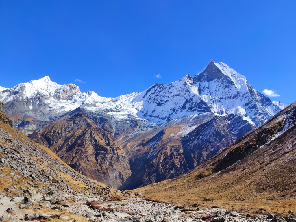 अन्नपूर्णा आधार शिविर का एक दृश्य।  फोटो: अनुष्का प्रधान