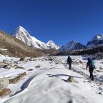 Hundreds stranded on Everest’s eastern side after heavy snowfall