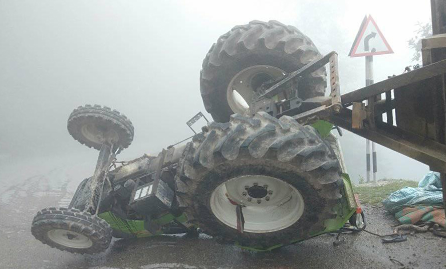 File: A tractor accident