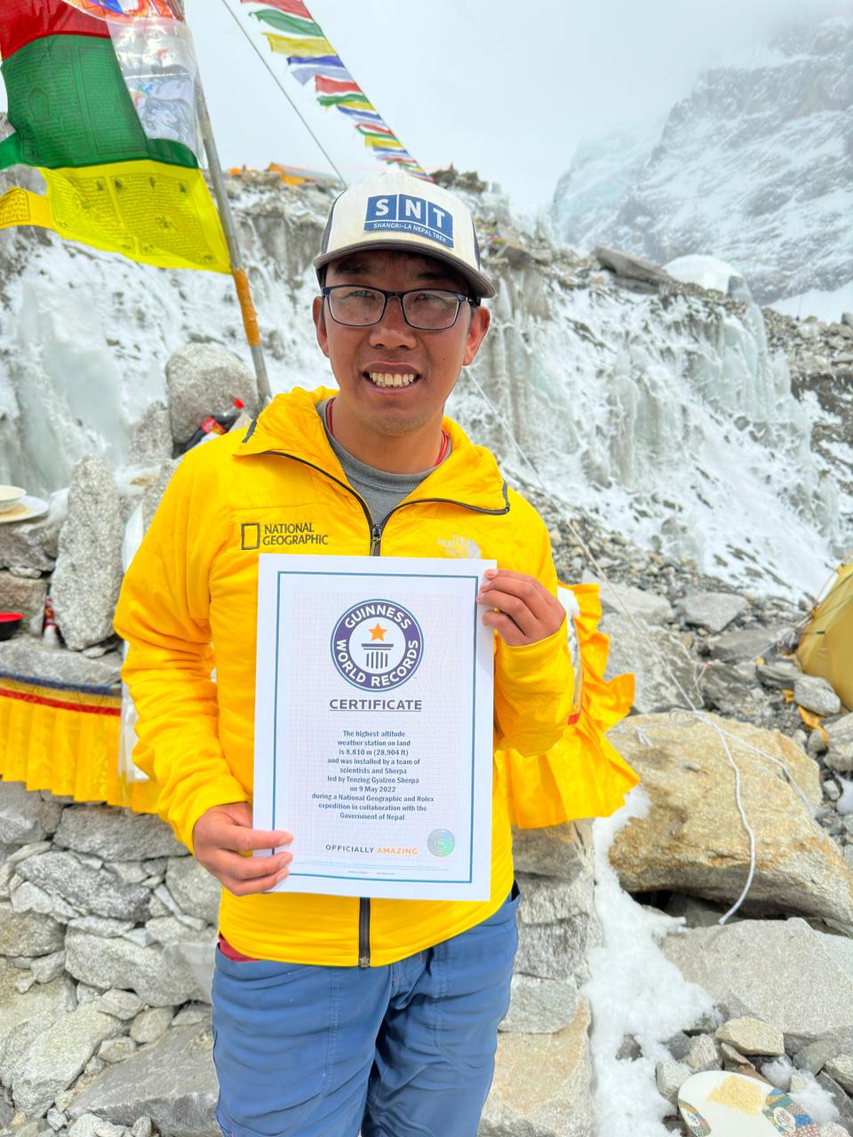 Tenzing and the Sherpas of Everest - Livres