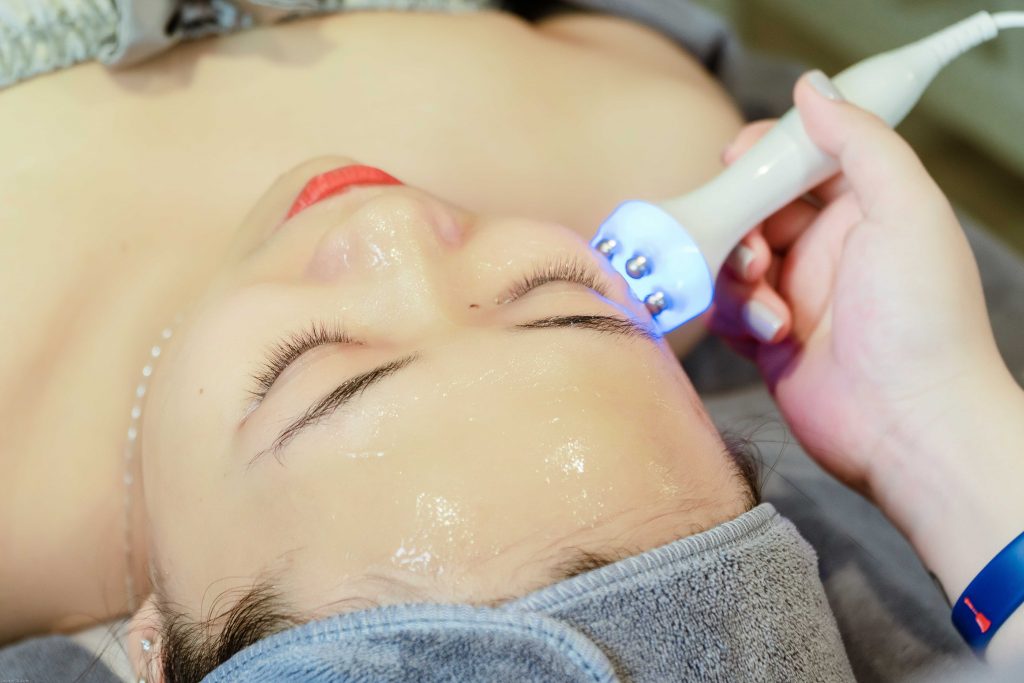 Hydrafacial in Nepal. Photo: Pexels