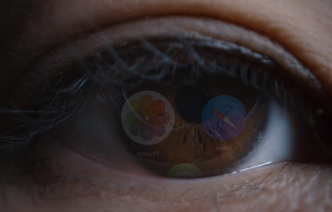 Display of apps on eye of Apple Vision Pro. Photo: Apple