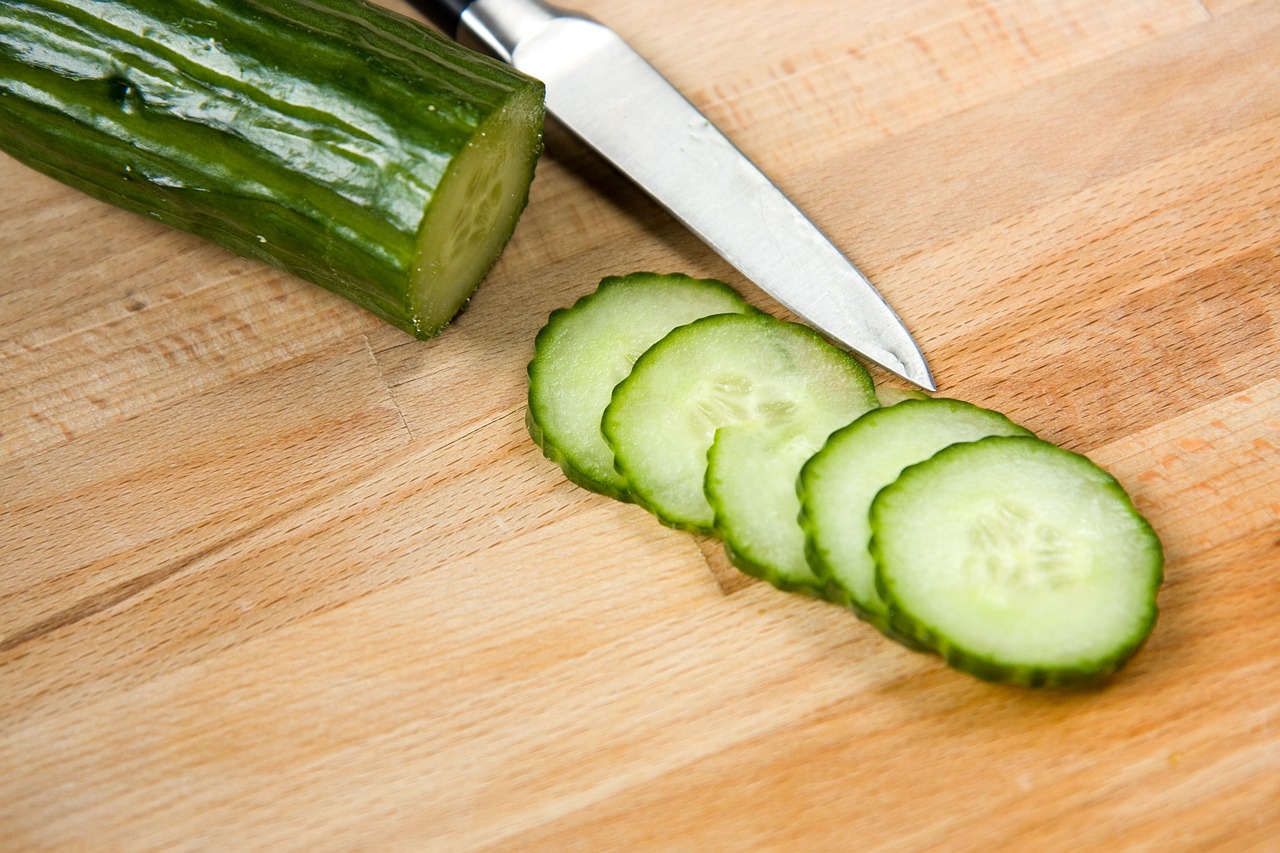 summer snacks_cucumber slices