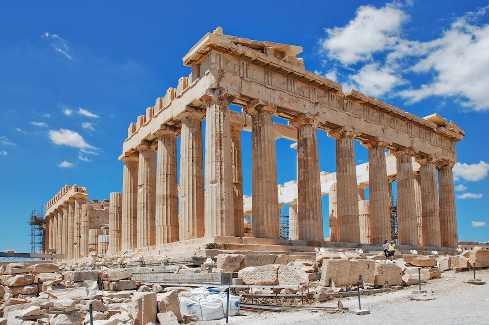 trip with friends Ruins of a temple in Athens of Greece. Photo: Pexels/ Tom D'arby