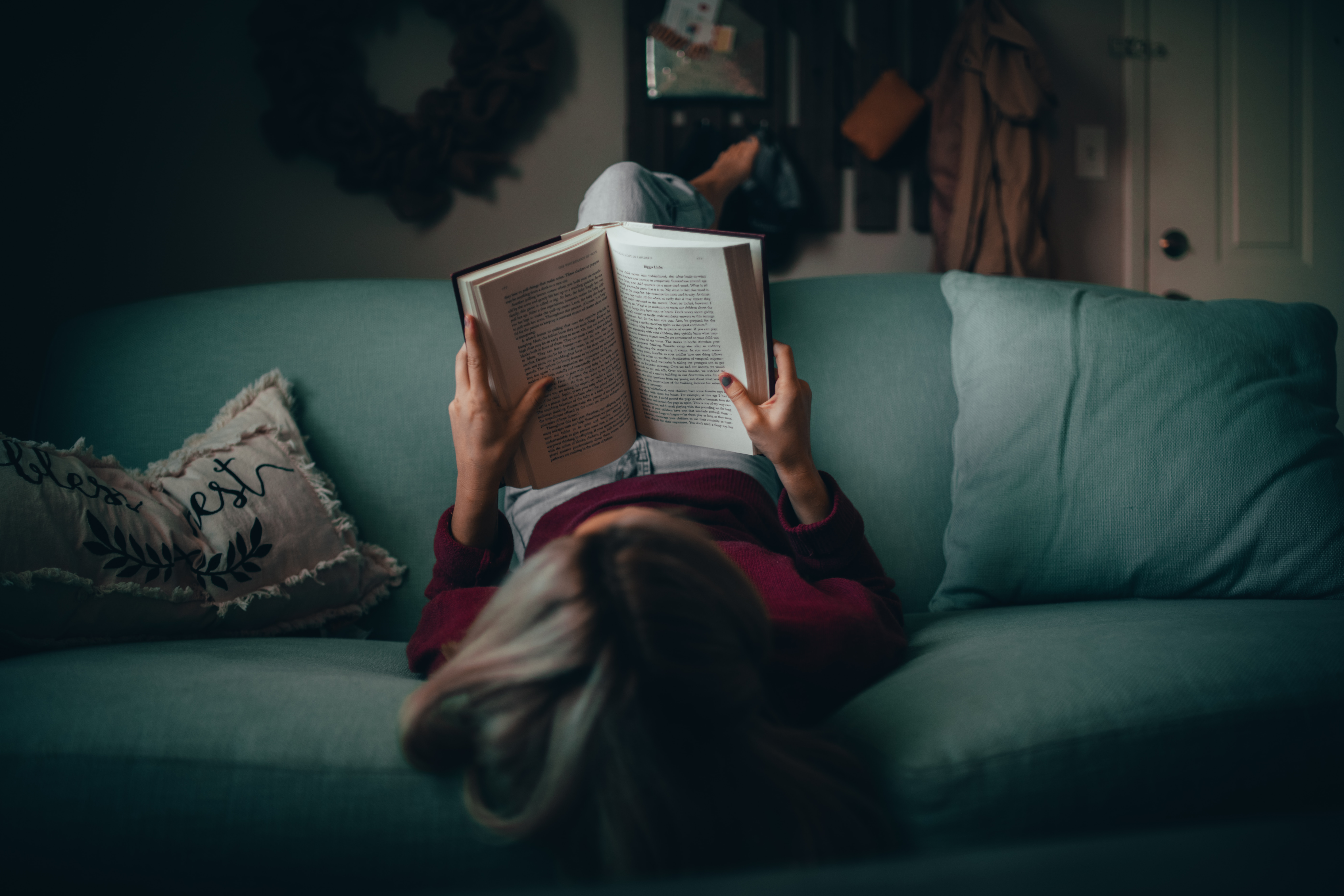 10 benefits of reading books 