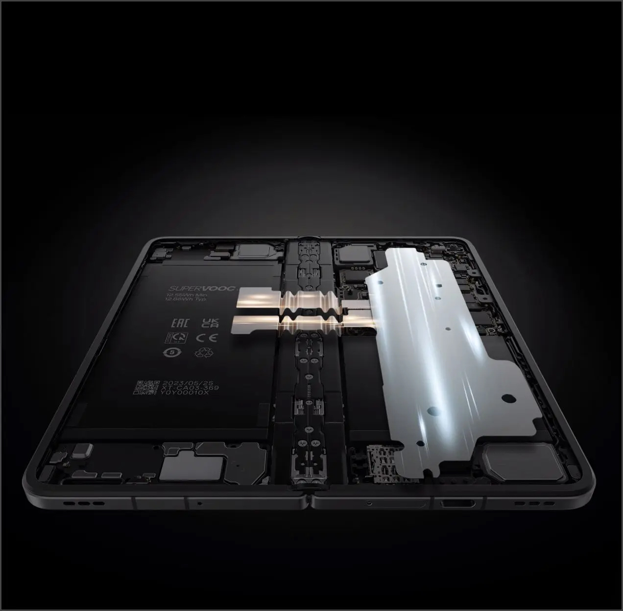 OnePlus Open graphene sheet for cooling and heat dissipation. Photo: OnePlus