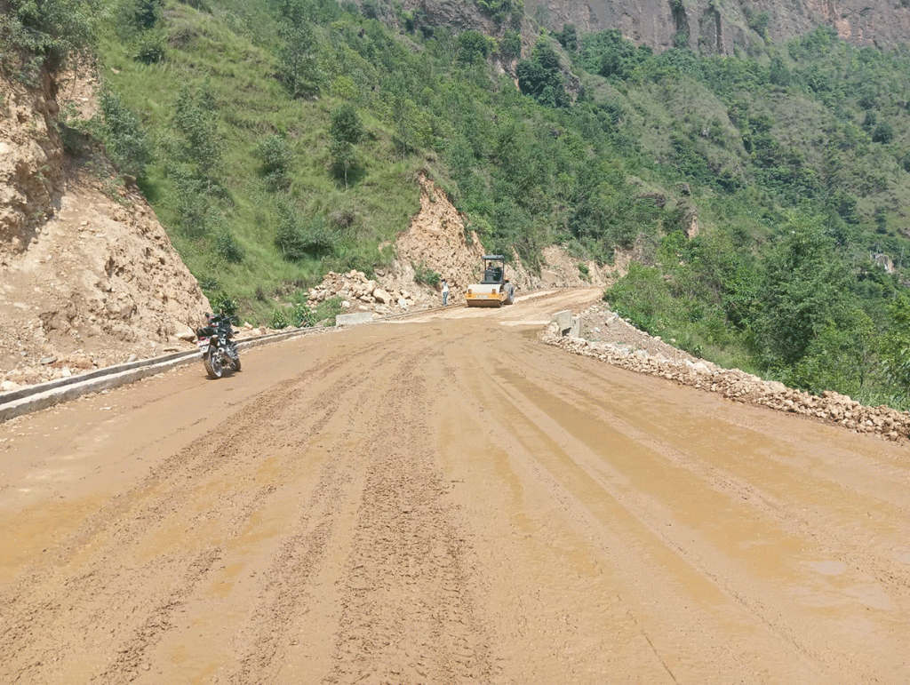 Traffic halt for 13 days to pave Maldhunga-Beni road