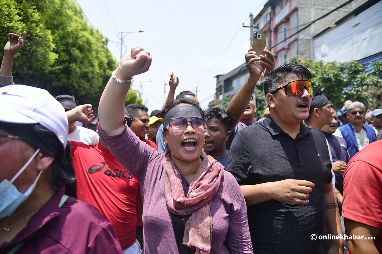 Public transport operators protest in Kathmandu against ride-sharing rules (Photos)