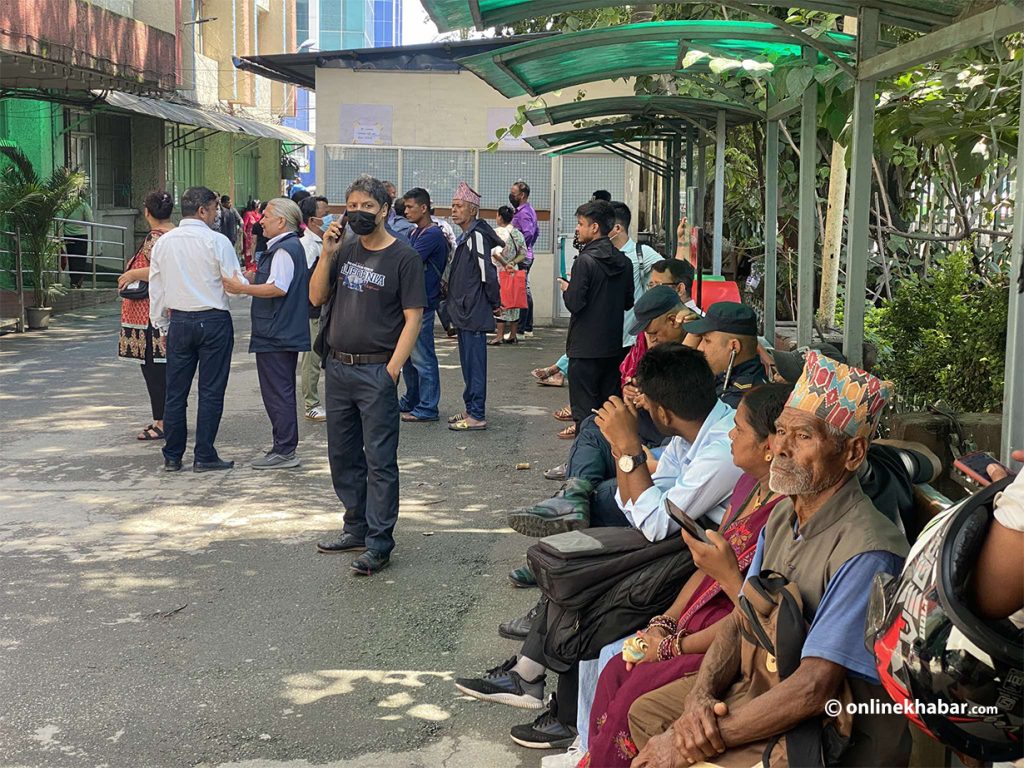 Doctors’ protest leaves patients in trouble (Photos)