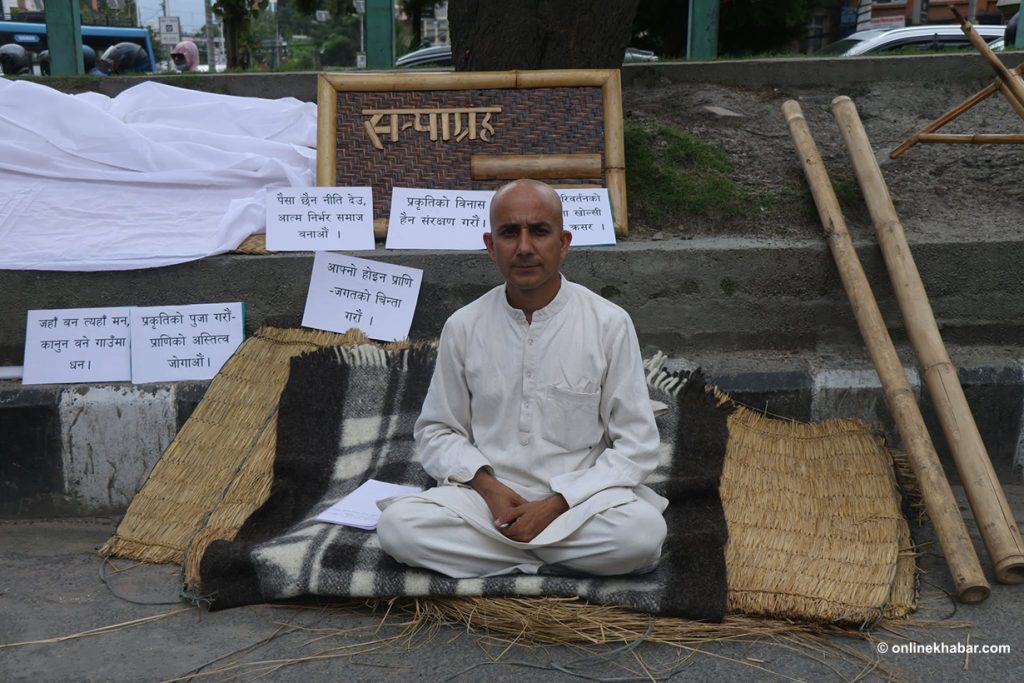 Diktel Mayor launches ‘Satyagraha’ in Kathmandu demanding use of local raw materials